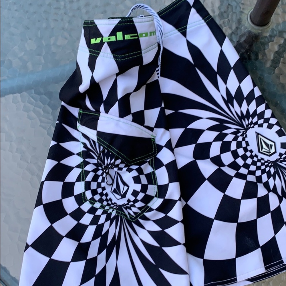 Board shorts - Picture 2 of 6